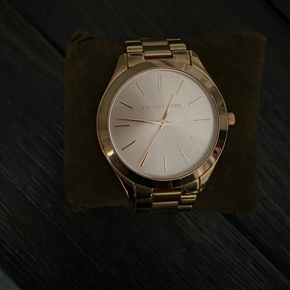 Rose gold Michael Kors watch - Picture 3 of 9